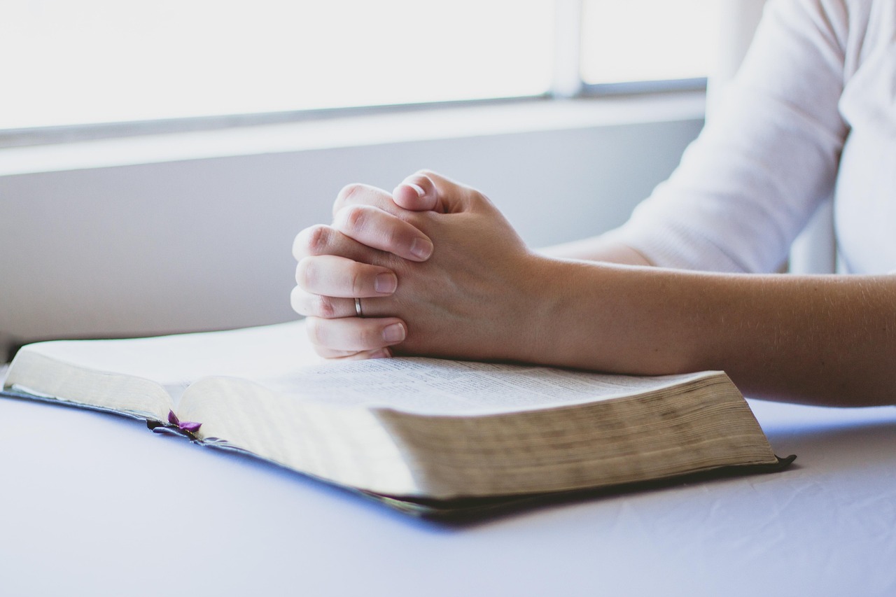 How to Start a Prayer Journal: A Beginner's Simple Guide